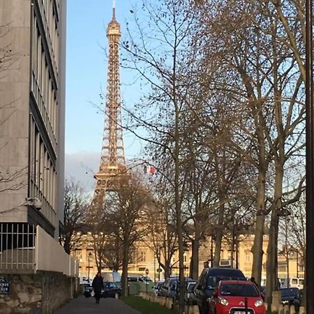 Studio Pour Deux Face A La Tour Eiffel Parijs Buitenkant foto